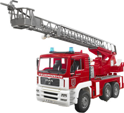 Camion pompier MAN avec grande échelle et gyrophare – Image 4