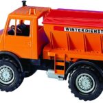 Chasse neige avec sableuse UNIMOG