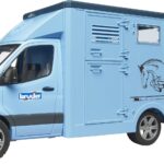 Van à chevaux MERCEDES Sprinter avec un cheval