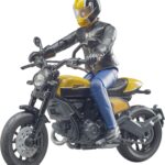 Moto DUCATI Scrambler avec pilote