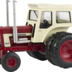 IH 1468 V8 2RM jumelées avec cabine