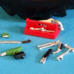 Caisse à outils avec outils