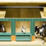 Ecurie 2 box en bois pour SCHLEICH et PAPO