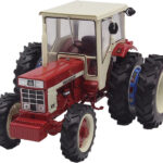 IH 946 4RM avec cabine et jumelées