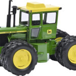 JOHN DEERE 7520 articulé, résine