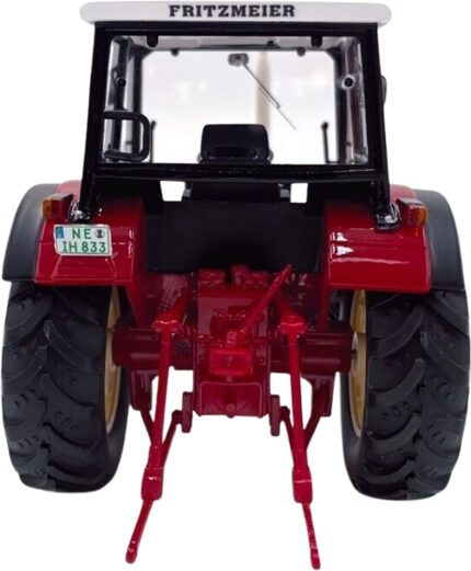 IH 833 4RM – Image 3