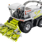 CLAAS Jaguar Ensileuse avec bec à mais RU600