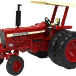 FARMALL 856 jumelées avec toit