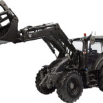 VALTRA G135 4RM avec chargeur, gris