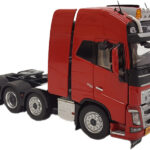 VOLVO FH16 Globetrotter 8x4  rouge