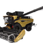 NEW HOLLAND CR11 Moissonneuse batteuse avec coupe céréales
